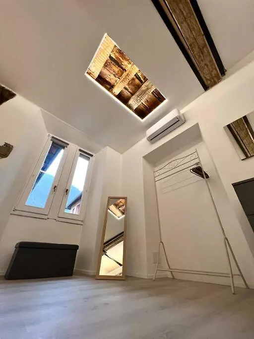 History Luxury Central Apartment By Revenue House Como