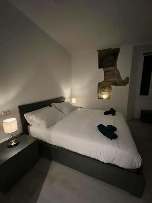 History Luxury Central Apartment By Revenue House Como 0*,