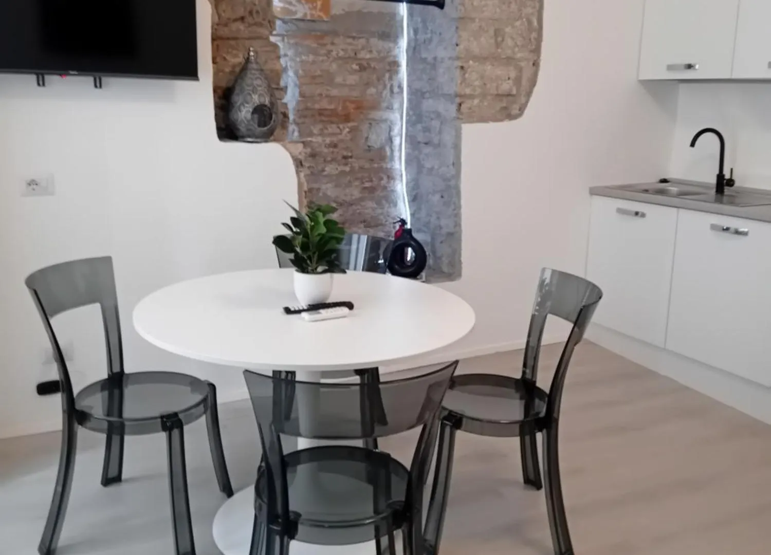 History Luxury Central Apartment By Revenue House Como 0*,  Italy